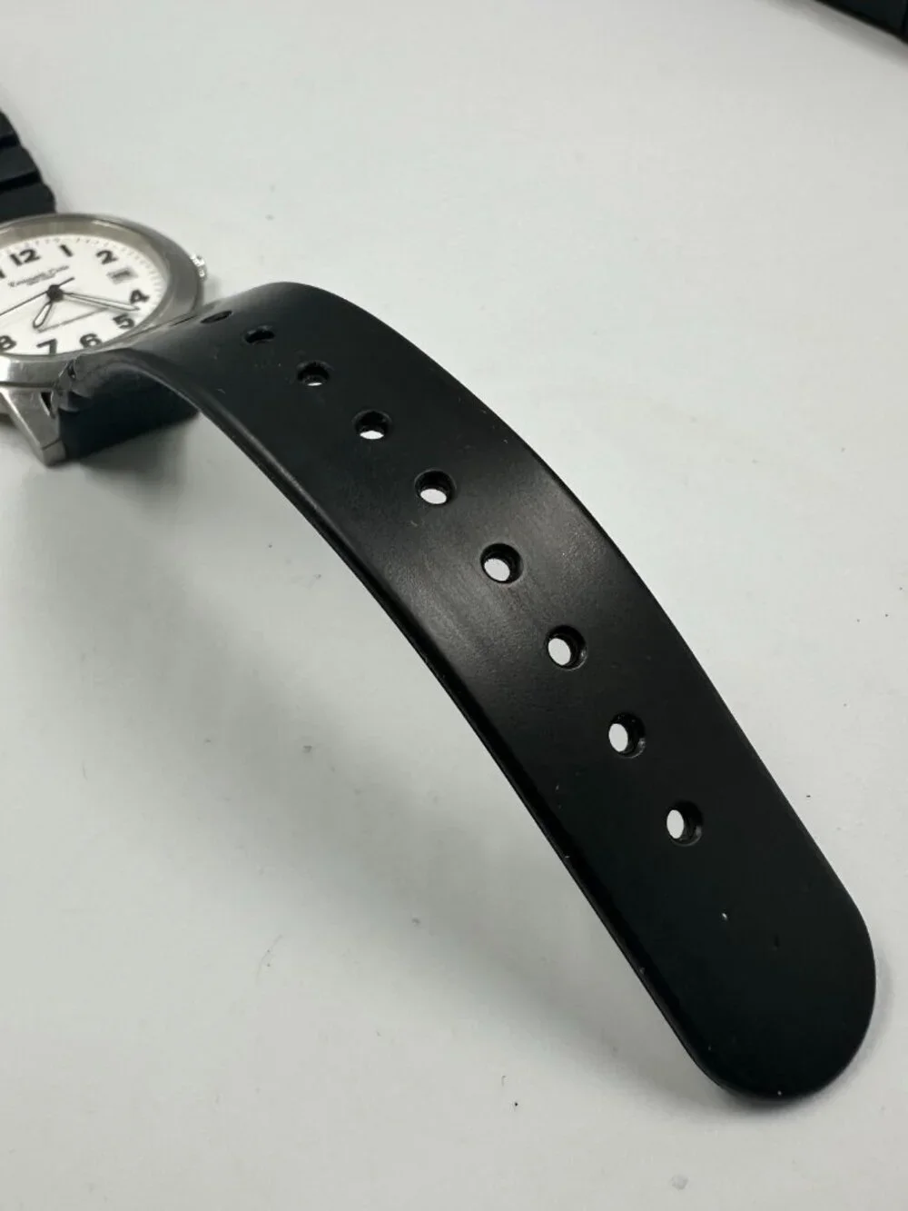 Kenneth Cole Watch Men Silver Tone White Dial Date Window New Battery 10